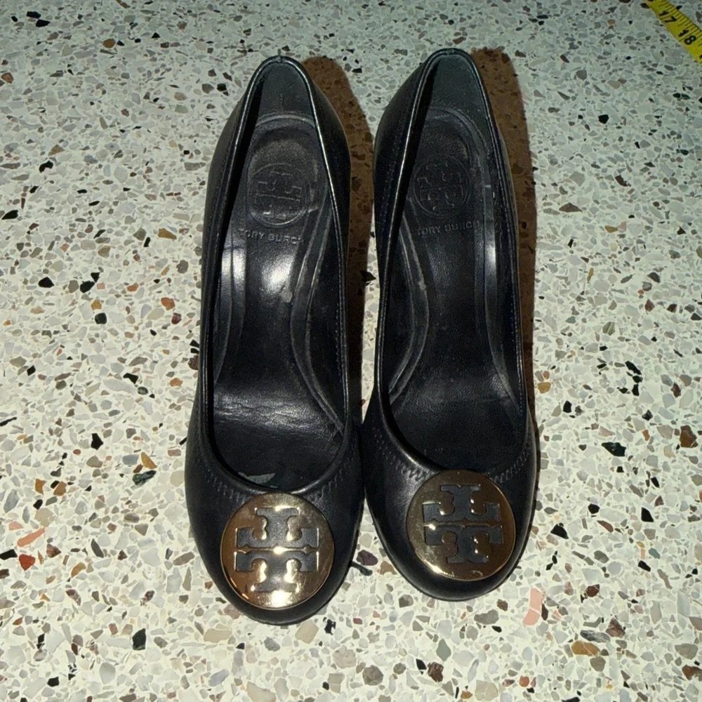 Tory Burch black wedge heel round toe gold logo 7